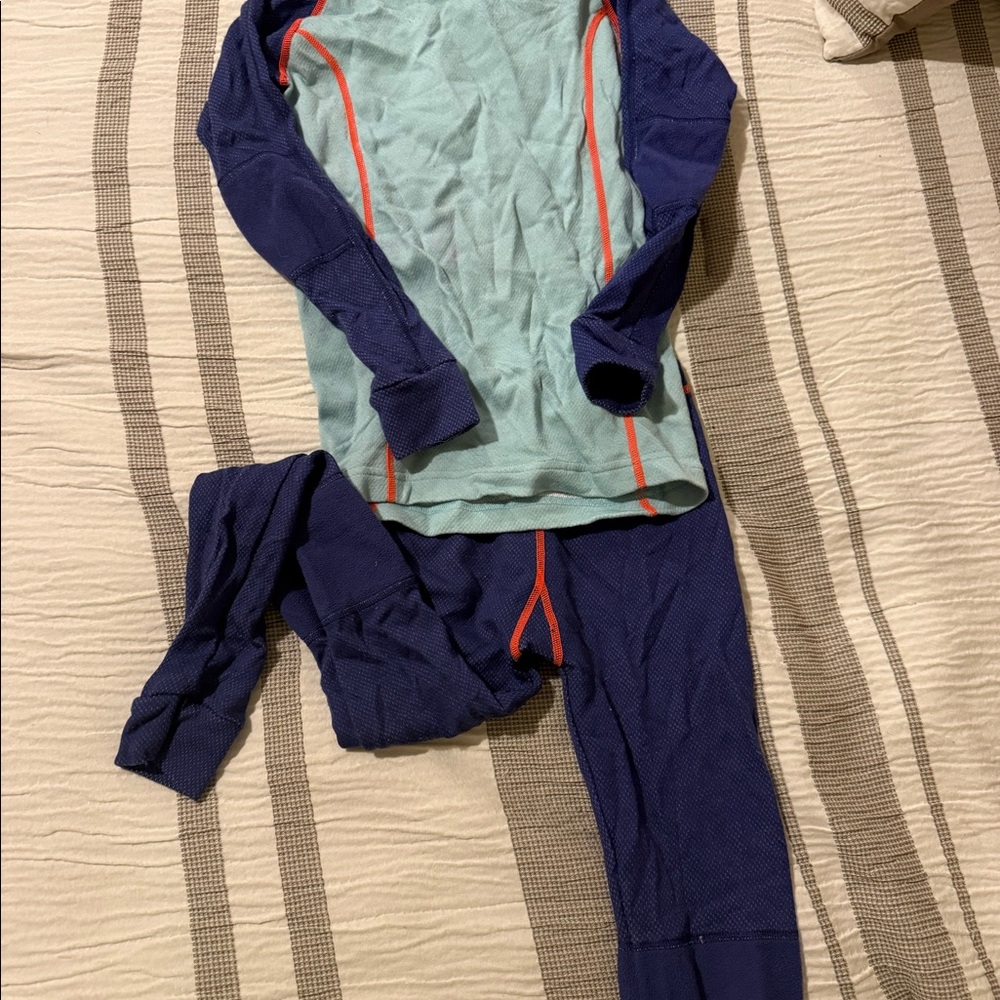 Junior girls Helly Hansen warm thermal set